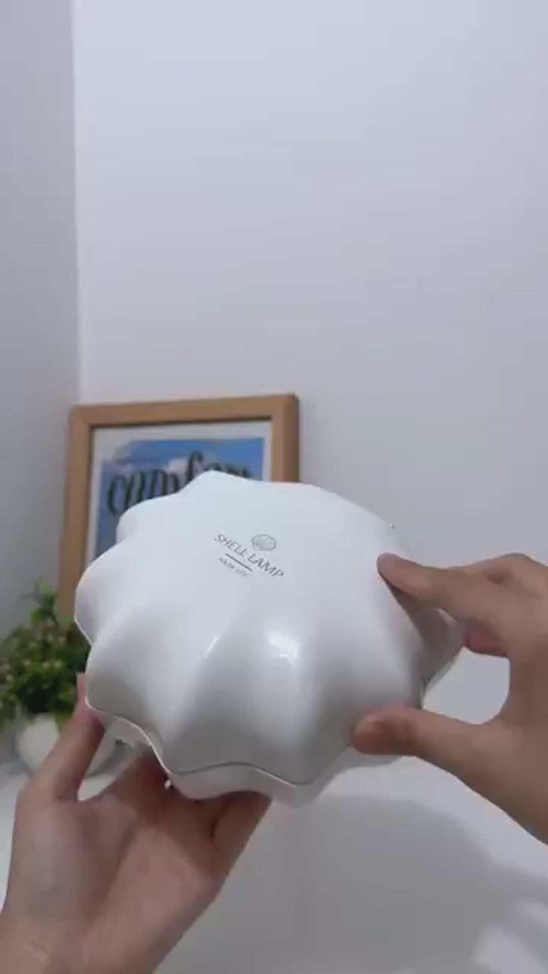 Shell Speaker Lamp